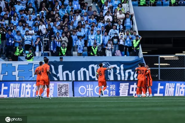 马莱莱破僵侯永永破门，英博补时丢两球3-2云南玉昆
