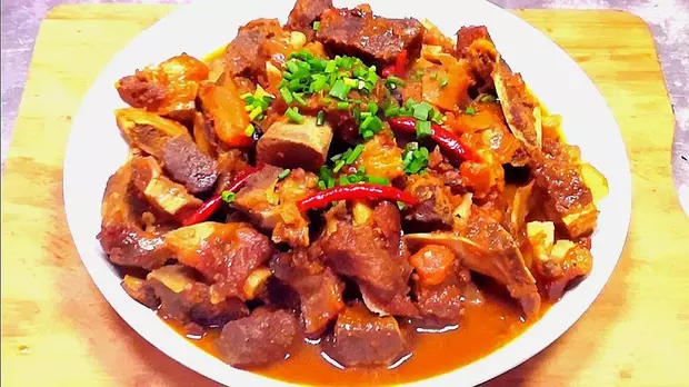 红烧牛肉的经典做法与详细步骤，让你轻松在家做出美味佳肴 第1张